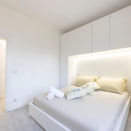 Casa Panoramica Bouganville 펜션 SantʼAndrea